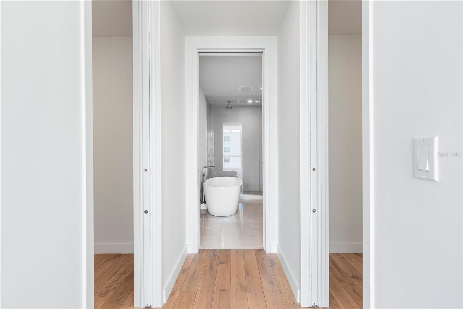 111 GOLDEN GATE PT #303