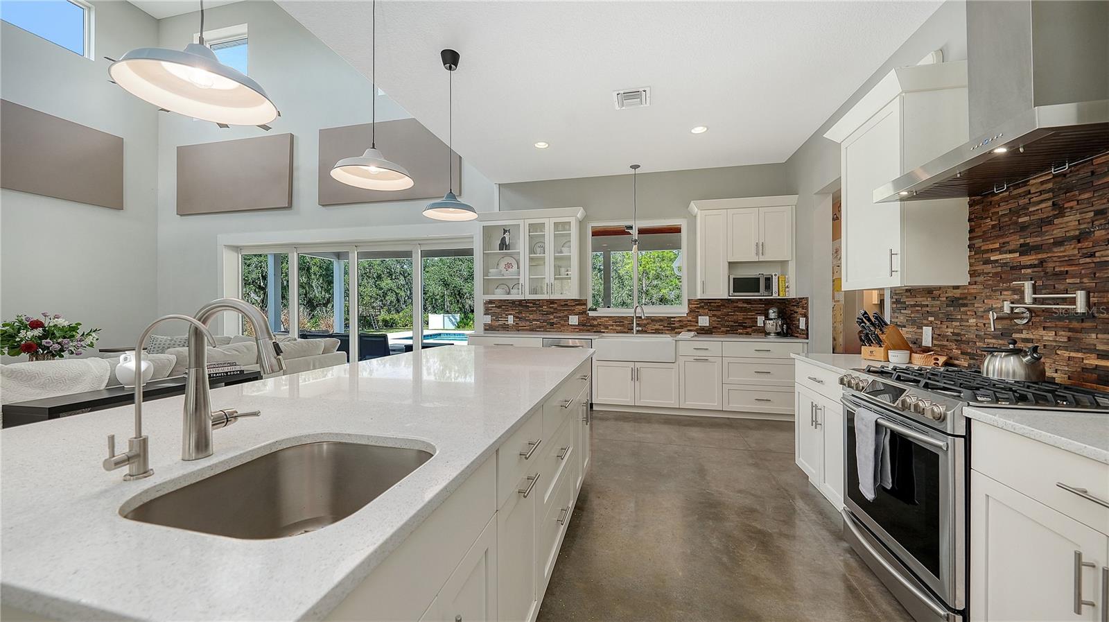 1408 OAK HAMMOCK RD