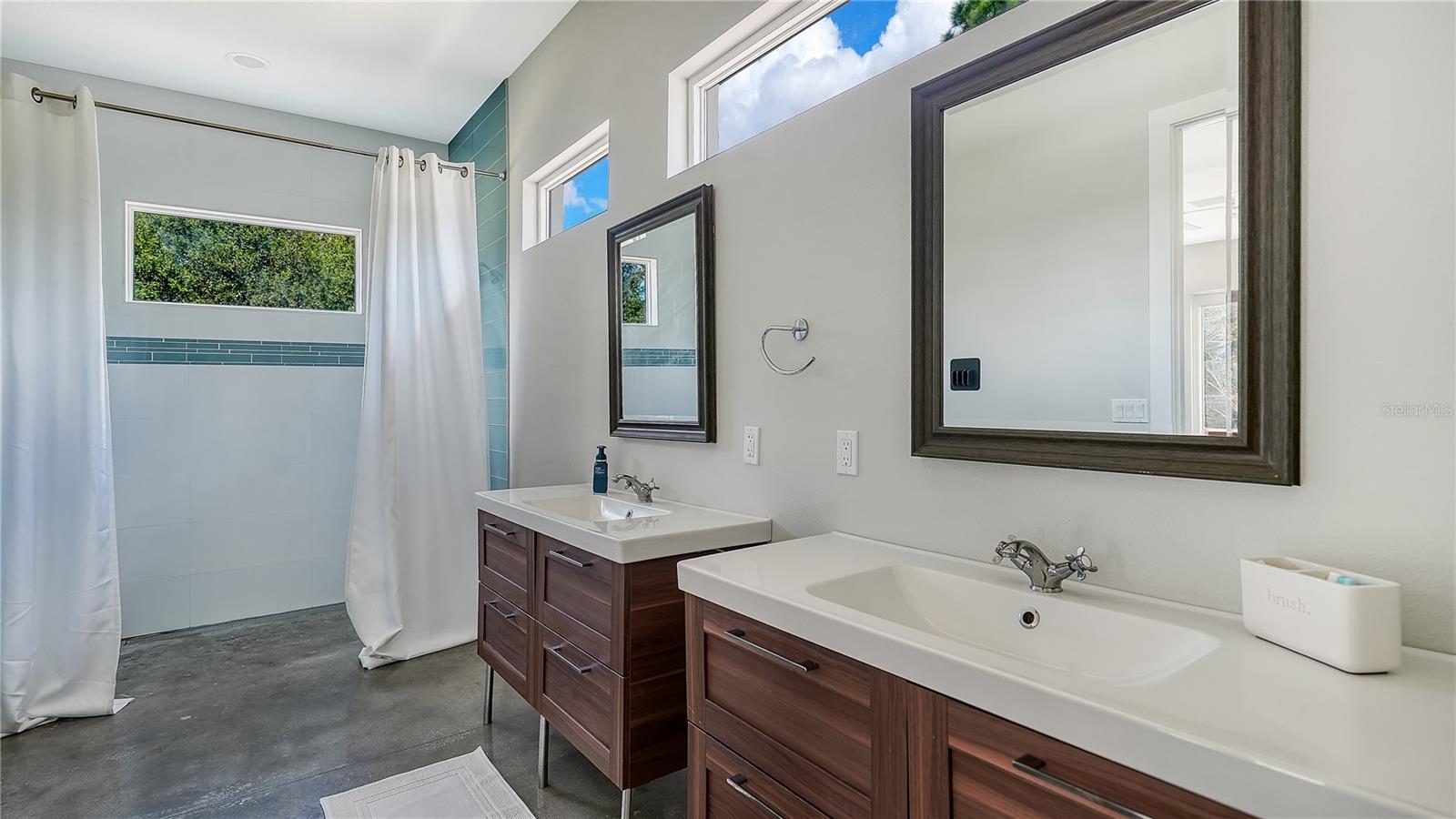 1408 OAK HAMMOCK RD