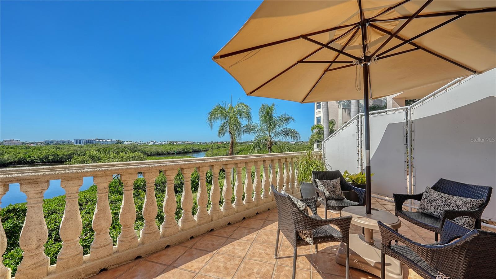 5440 EAGLES POINT CIR #104