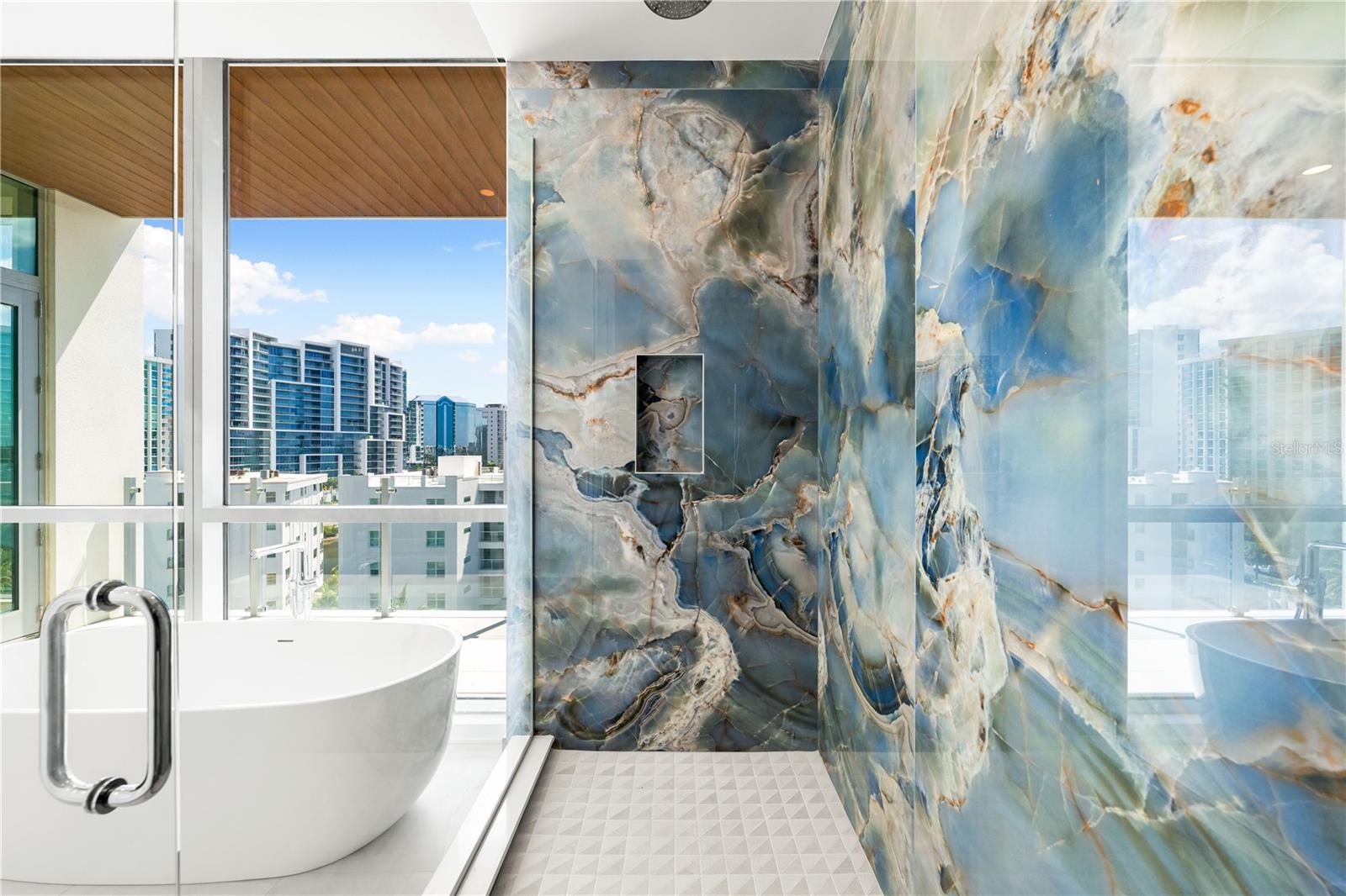 111 GOLDEN GATE PT #602