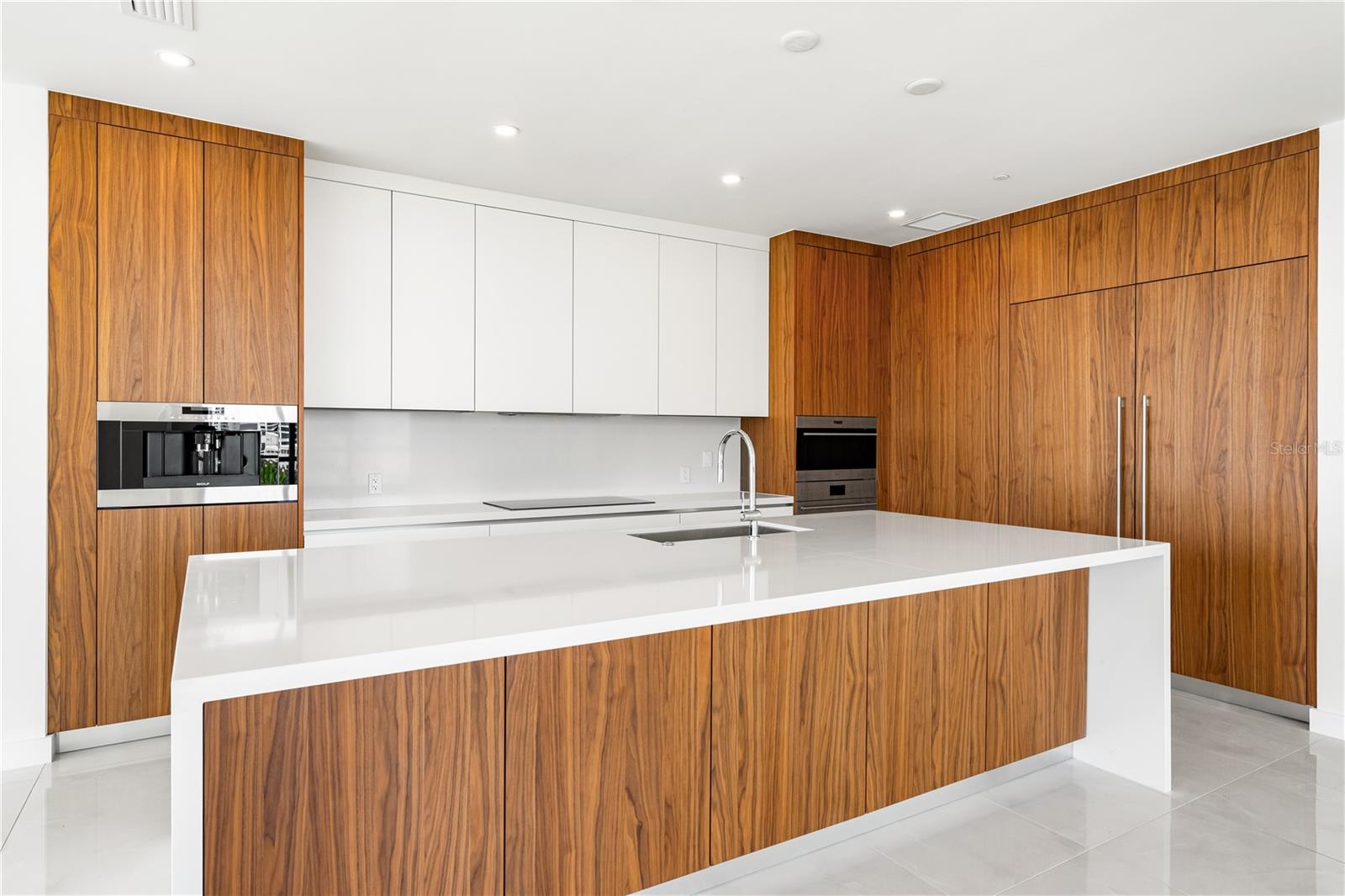 111 GOLDEN GATE PT #602