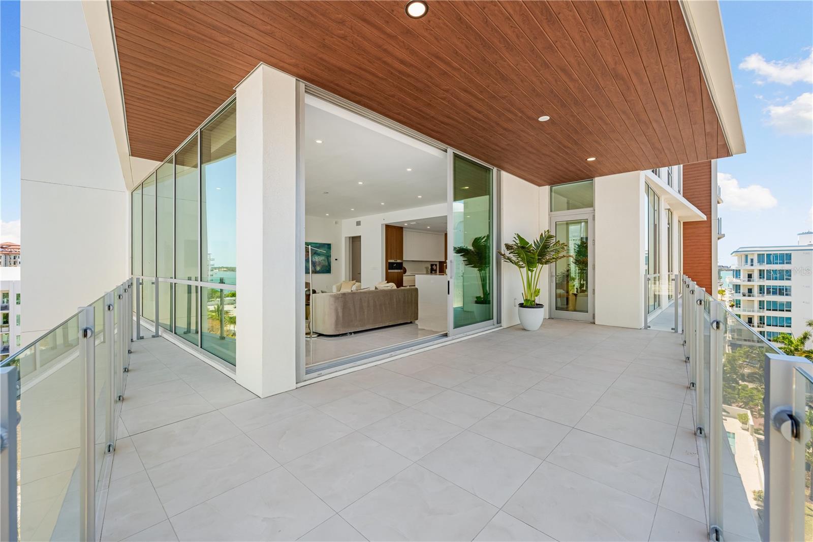 111 GOLDEN GATE PT #602