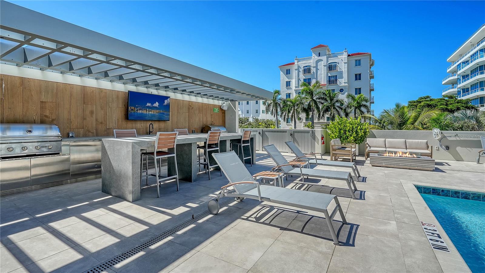 111 GOLDEN GATE PT #602