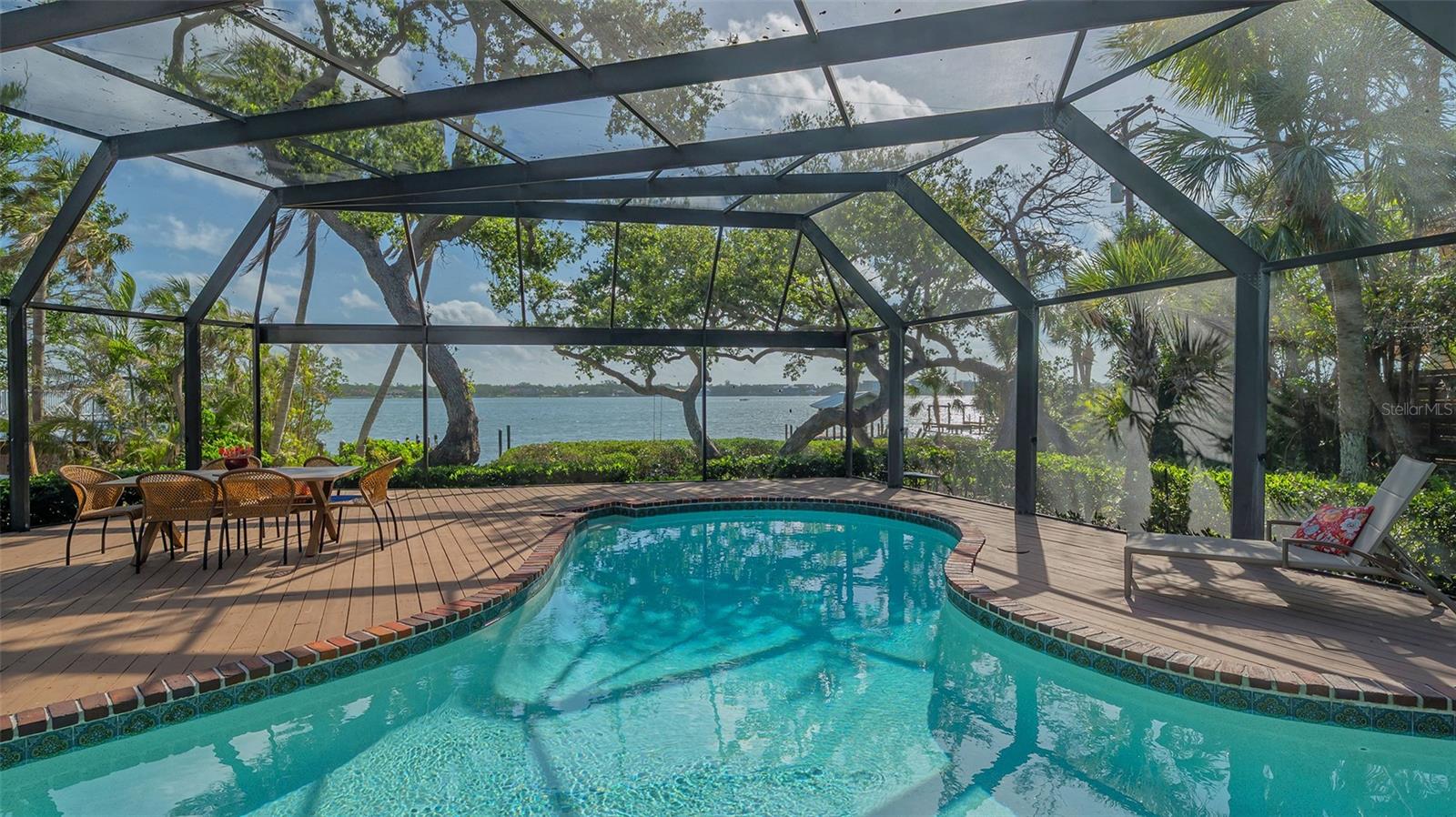 1042 N CASEY KEY RD