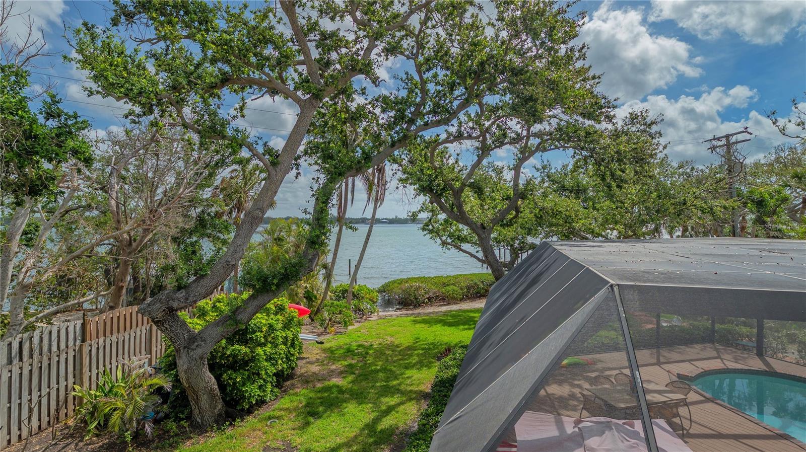 1042 N CASEY KEY RD