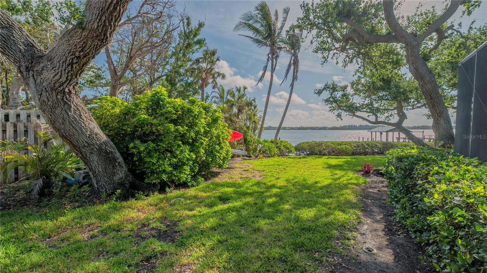 1042 N CASEY KEY RD