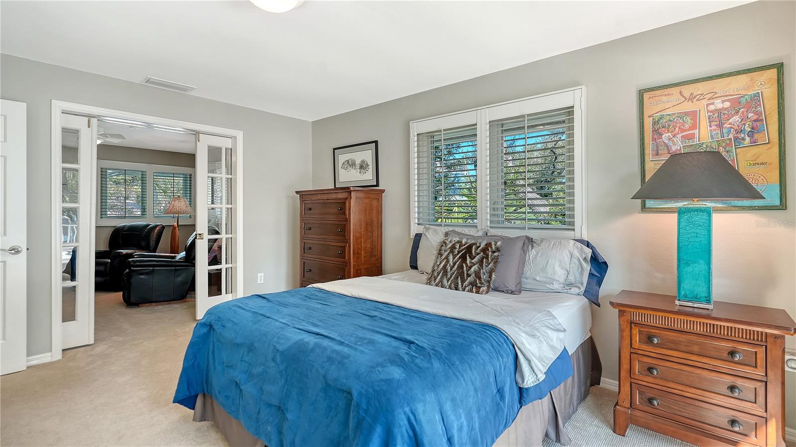 1042 N CASEY KEY RD