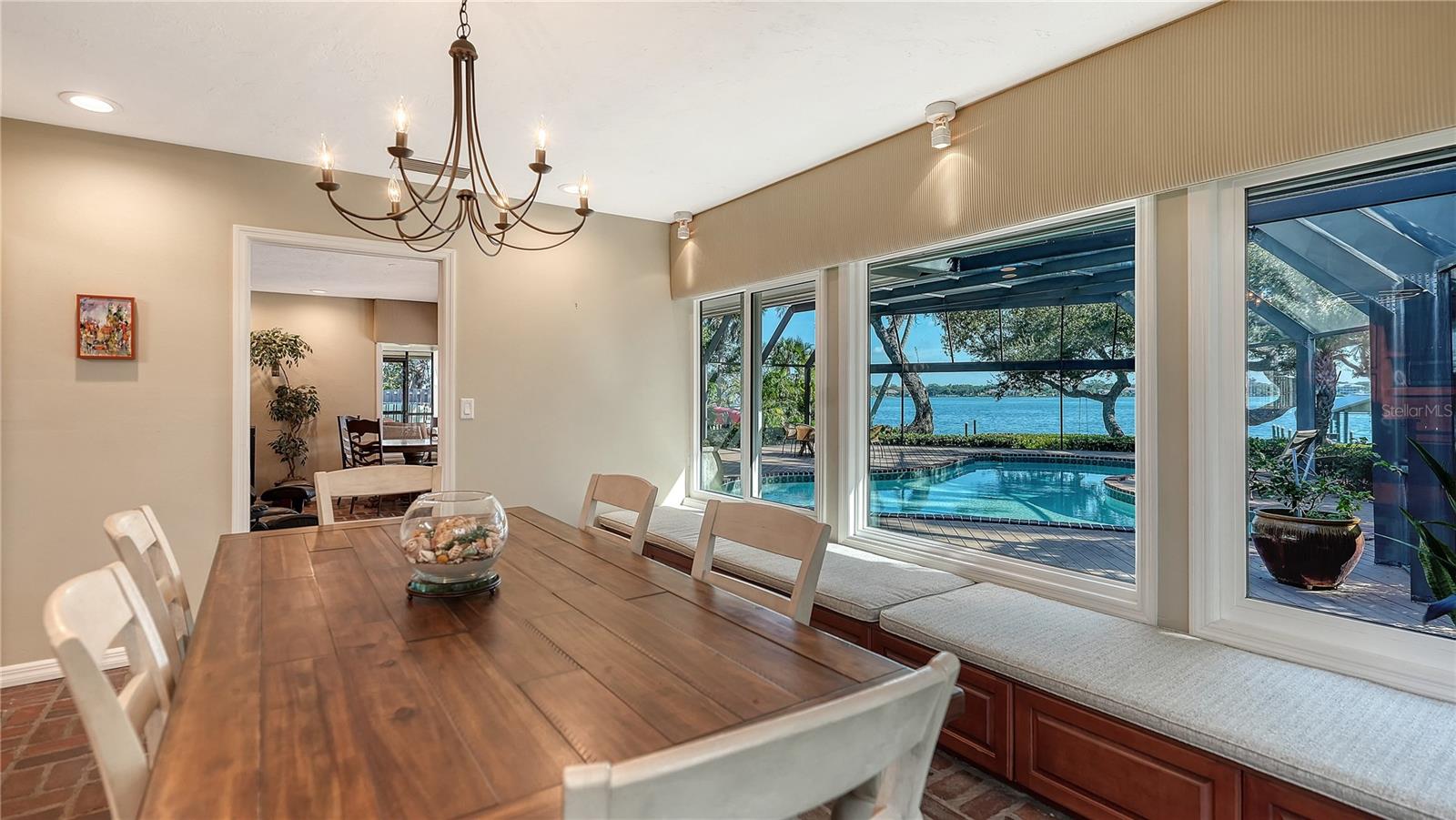 1042 N CASEY KEY RD