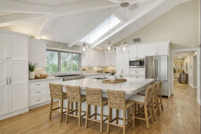 1042 N CASEY KEY RD
