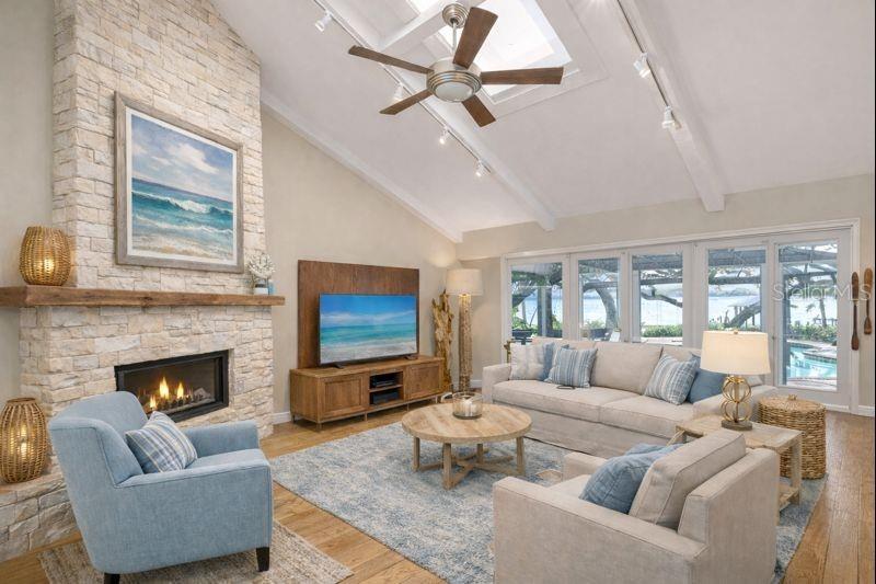 1042 N CASEY KEY RD