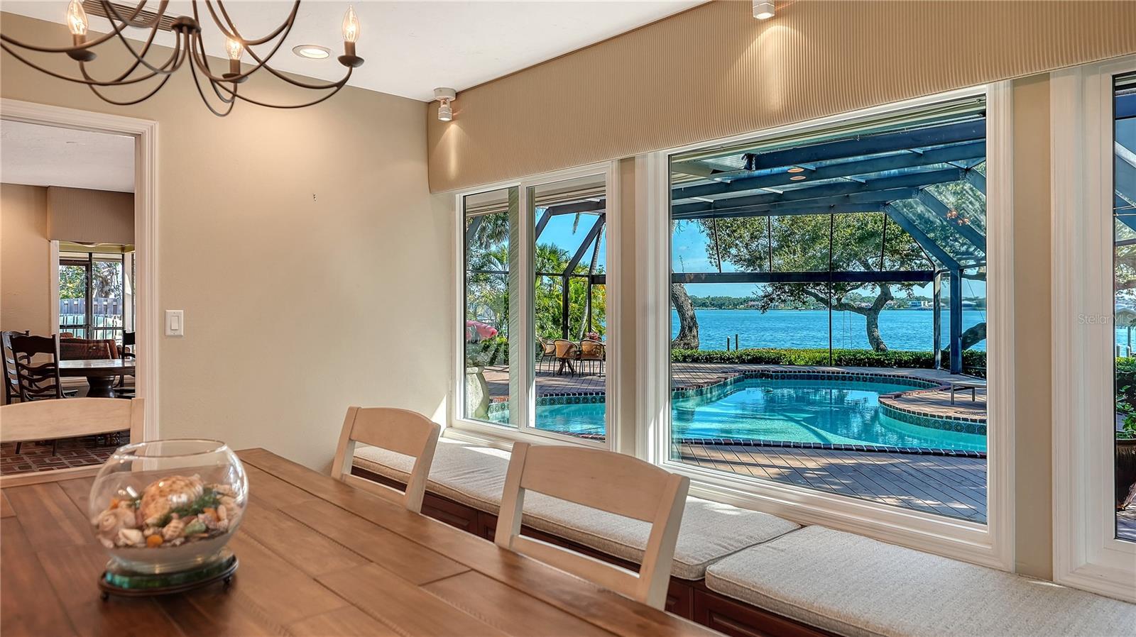 1042 N CASEY KEY RD