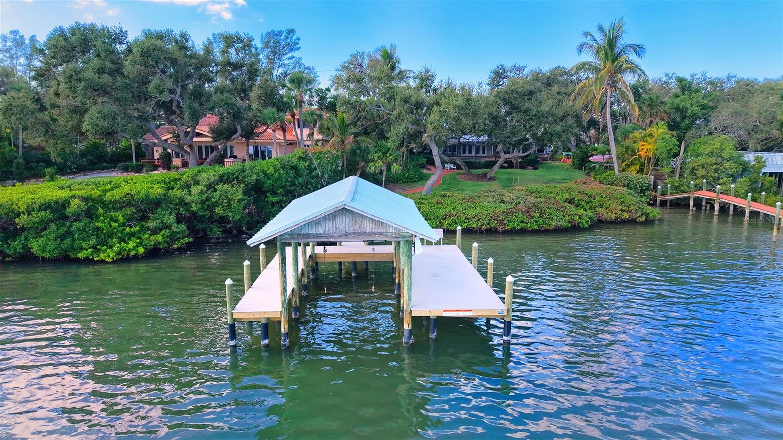 1042 N CASEY KEY RD