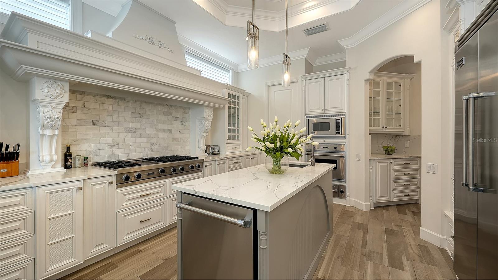 1418 JOHN RINGLING PKWY