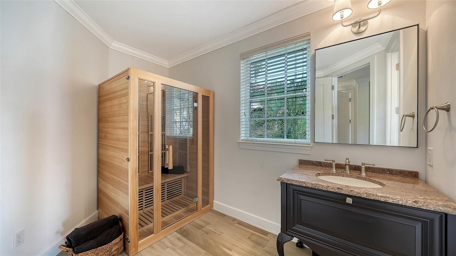 1418 JOHN RINGLING PKWY