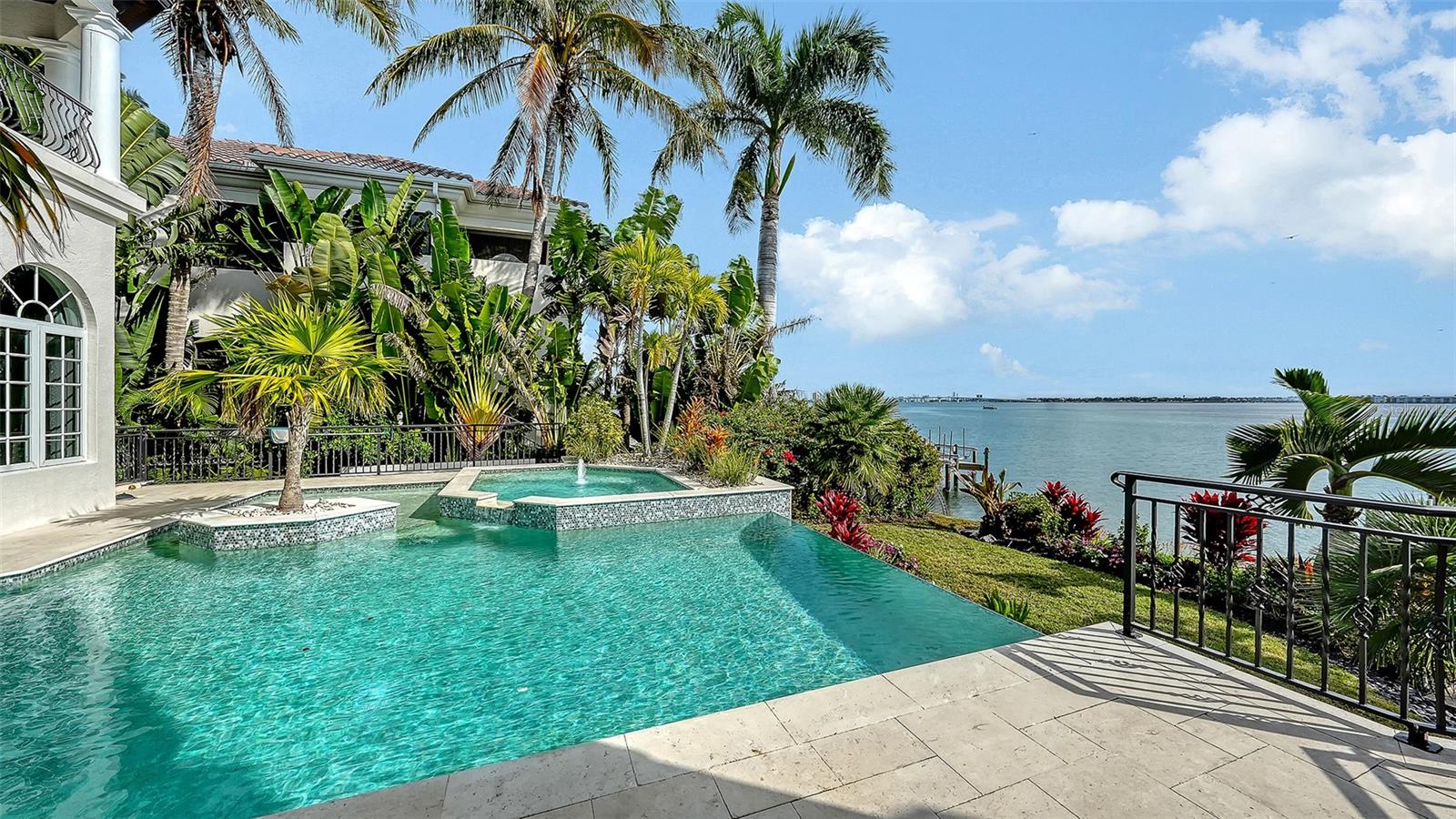 1418 JOHN RINGLING PKWY