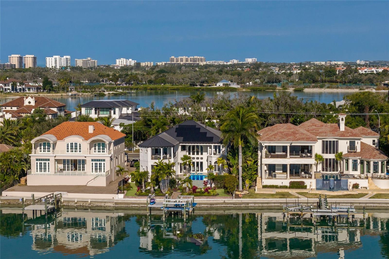 1418 JOHN RINGLING PKWY