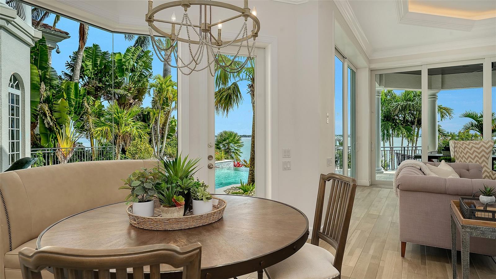 1418 JOHN RINGLING PKWY