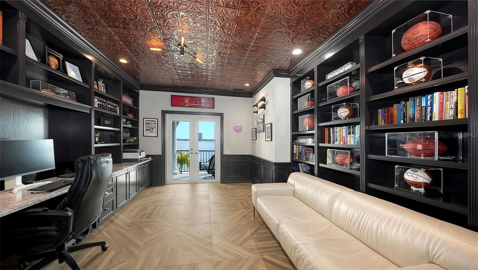 1418 JOHN RINGLING PKWY