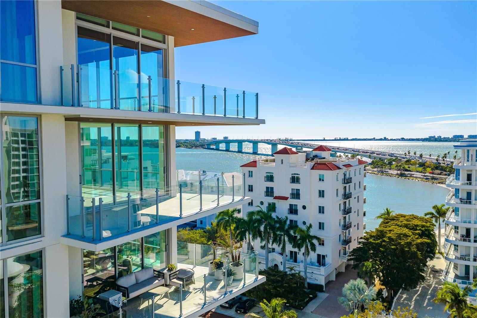 111 GOLDEN GATE PT #701PH