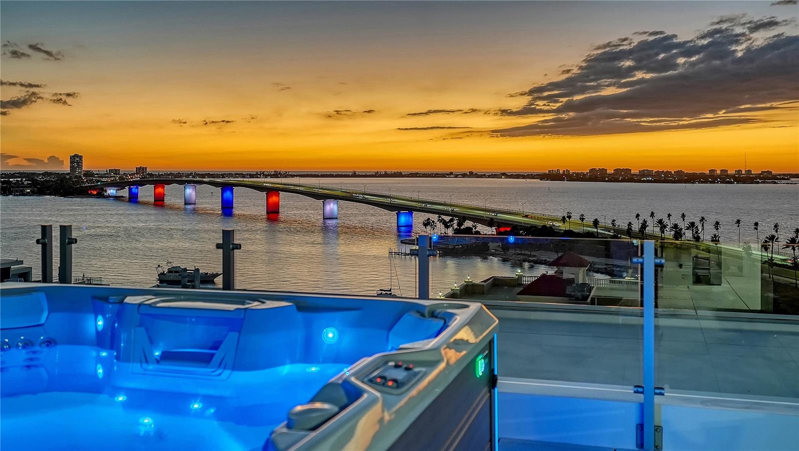 111 GOLDEN GATE PT #701PH