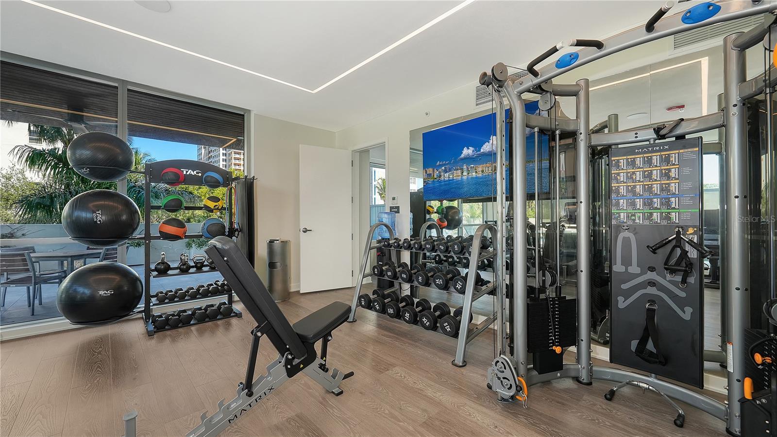 111 GOLDEN GATE PT #701PH