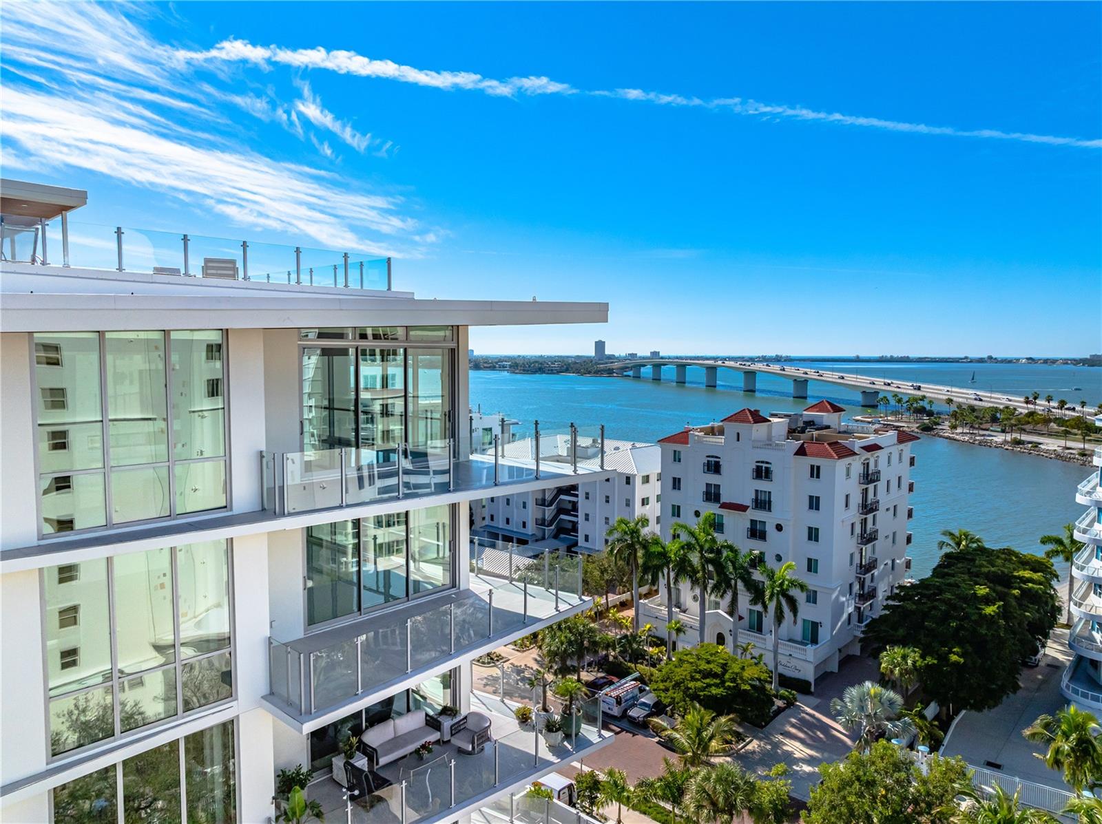 111 GOLDEN GATE PT #701PH