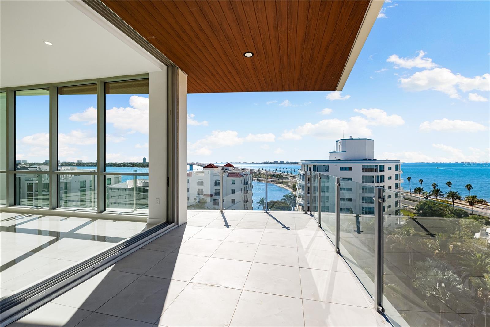 111 GOLDEN GATE PT #701PH