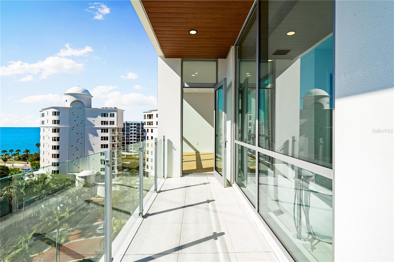 111 GOLDEN GATE PT #701PH