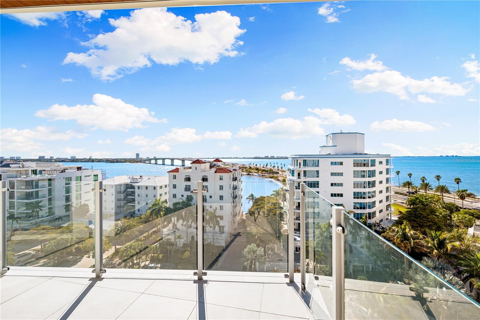 111 GOLDEN GATE PT #701PH