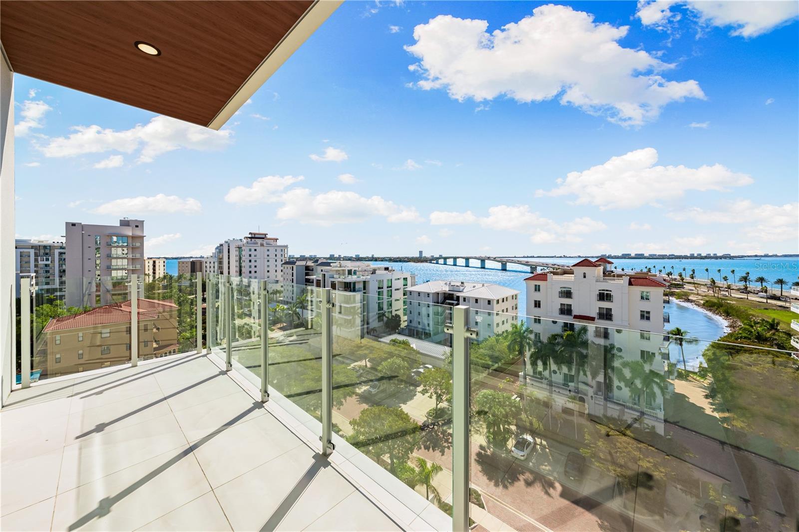 111 GOLDEN GATE PT #701PH