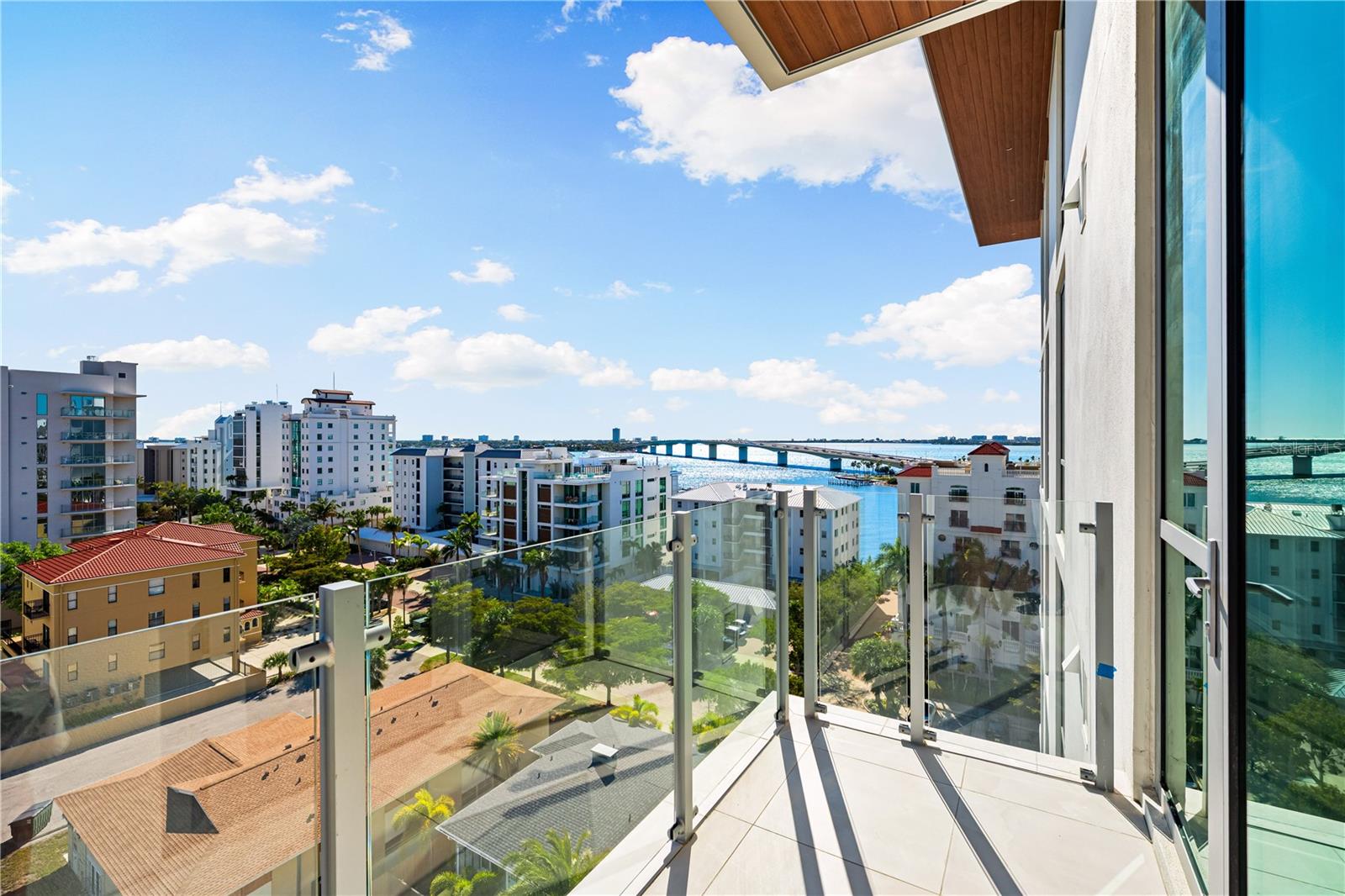 111 GOLDEN GATE PT #701PH