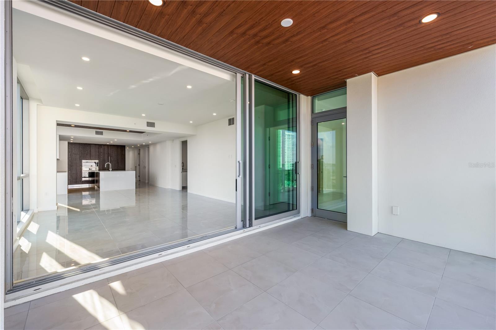 111 GOLDEN GATE PT #403