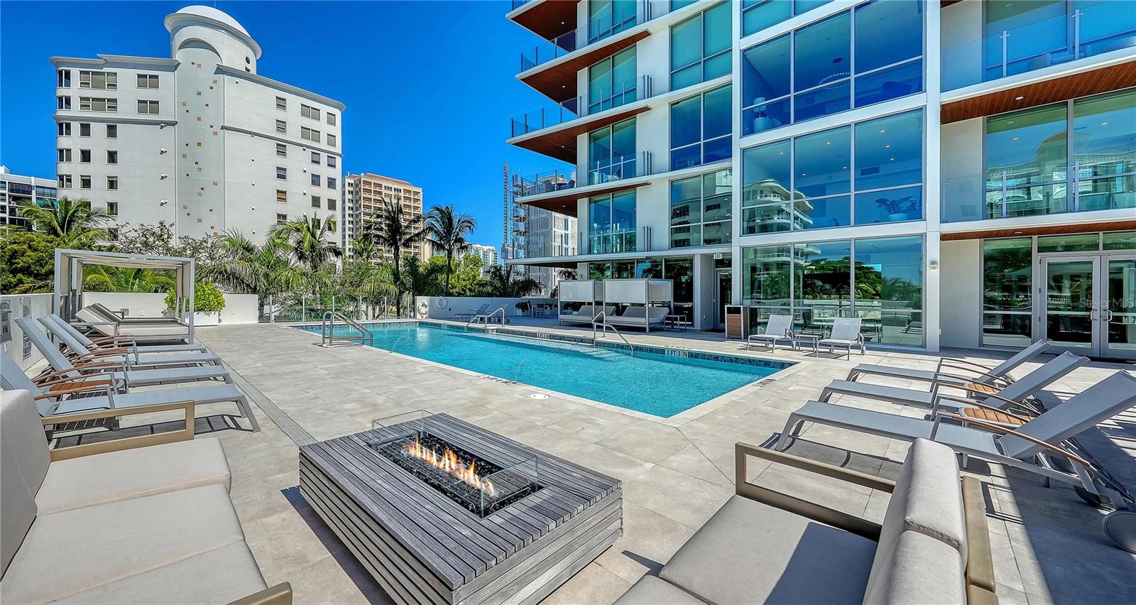 111 GOLDEN GATE PT #403