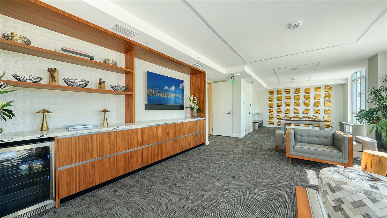 111 GOLDEN GATE PT #403