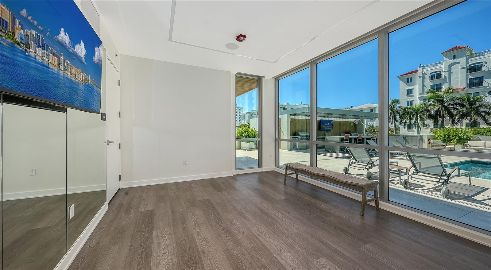 111 GOLDEN GATE PT #403