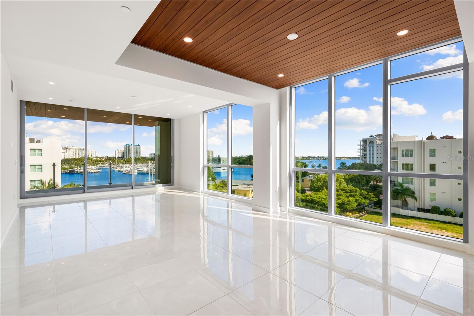 111 GOLDEN GATE PT #403