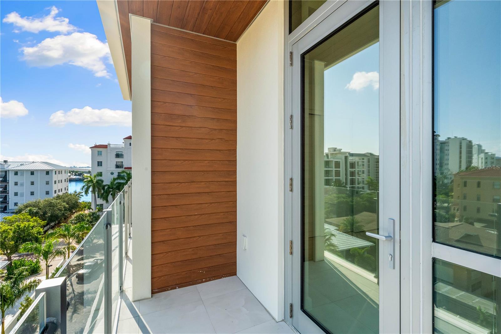 111 GOLDEN GATE PT #403