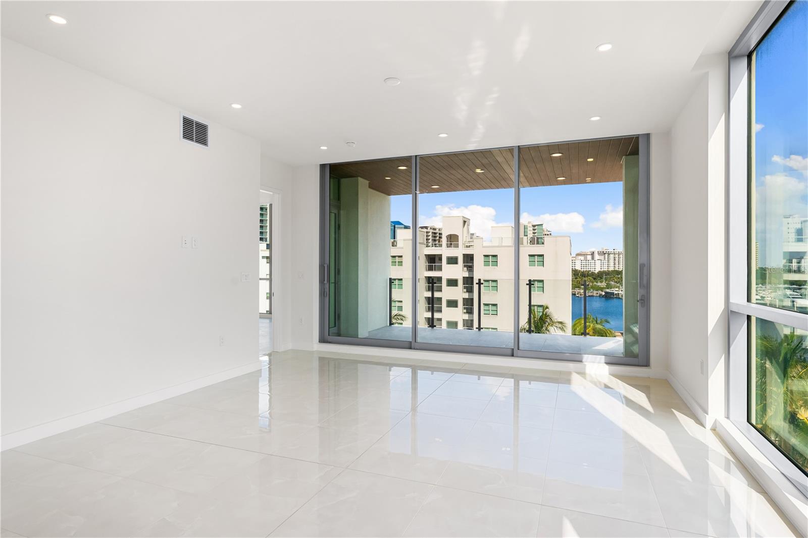 111 GOLDEN GATE PT #403