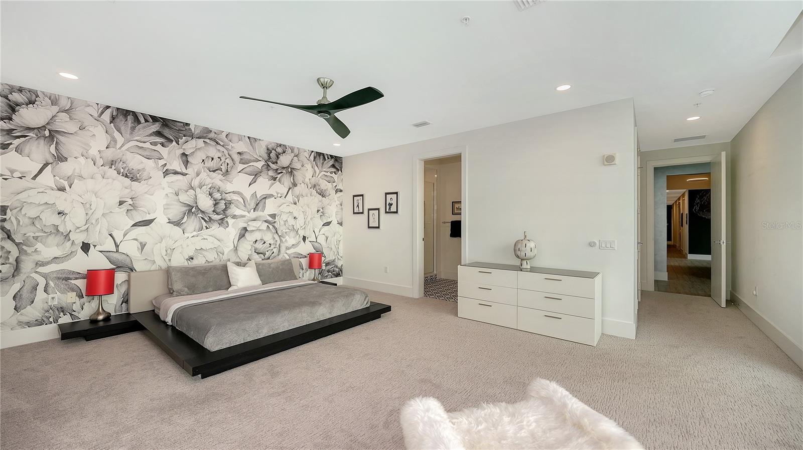 540 N TAMIAMI TRL #1004