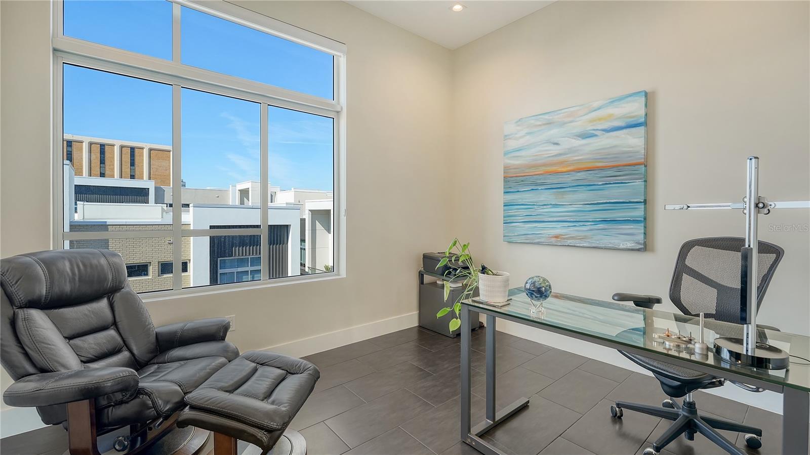 211 COSMOPOLITAN CT #211