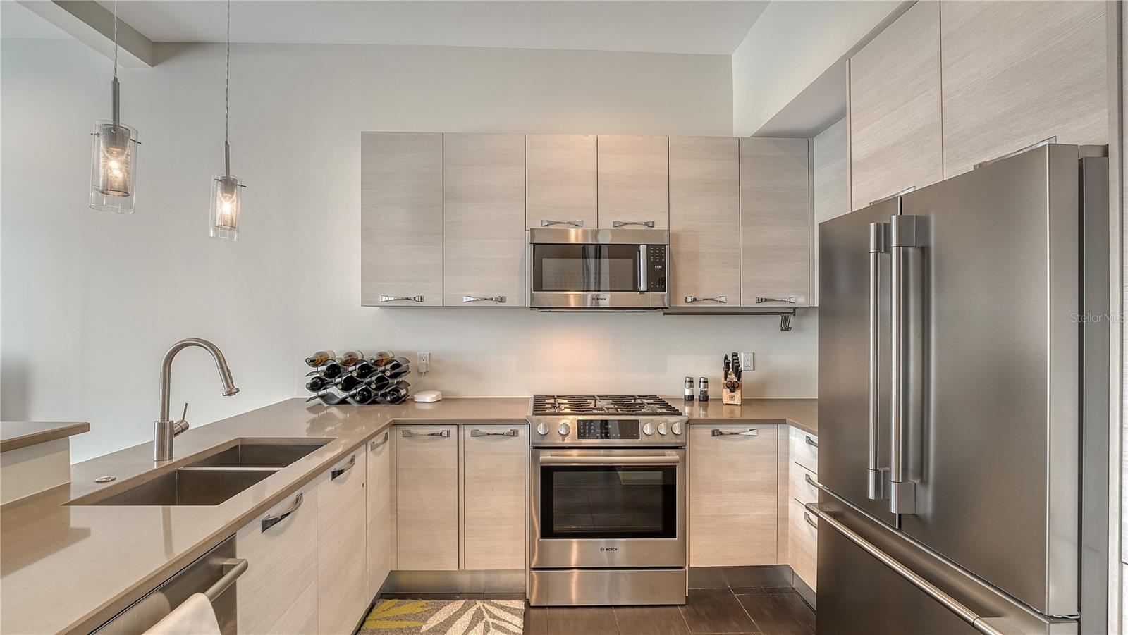 211 COSMOPOLITAN CT #211