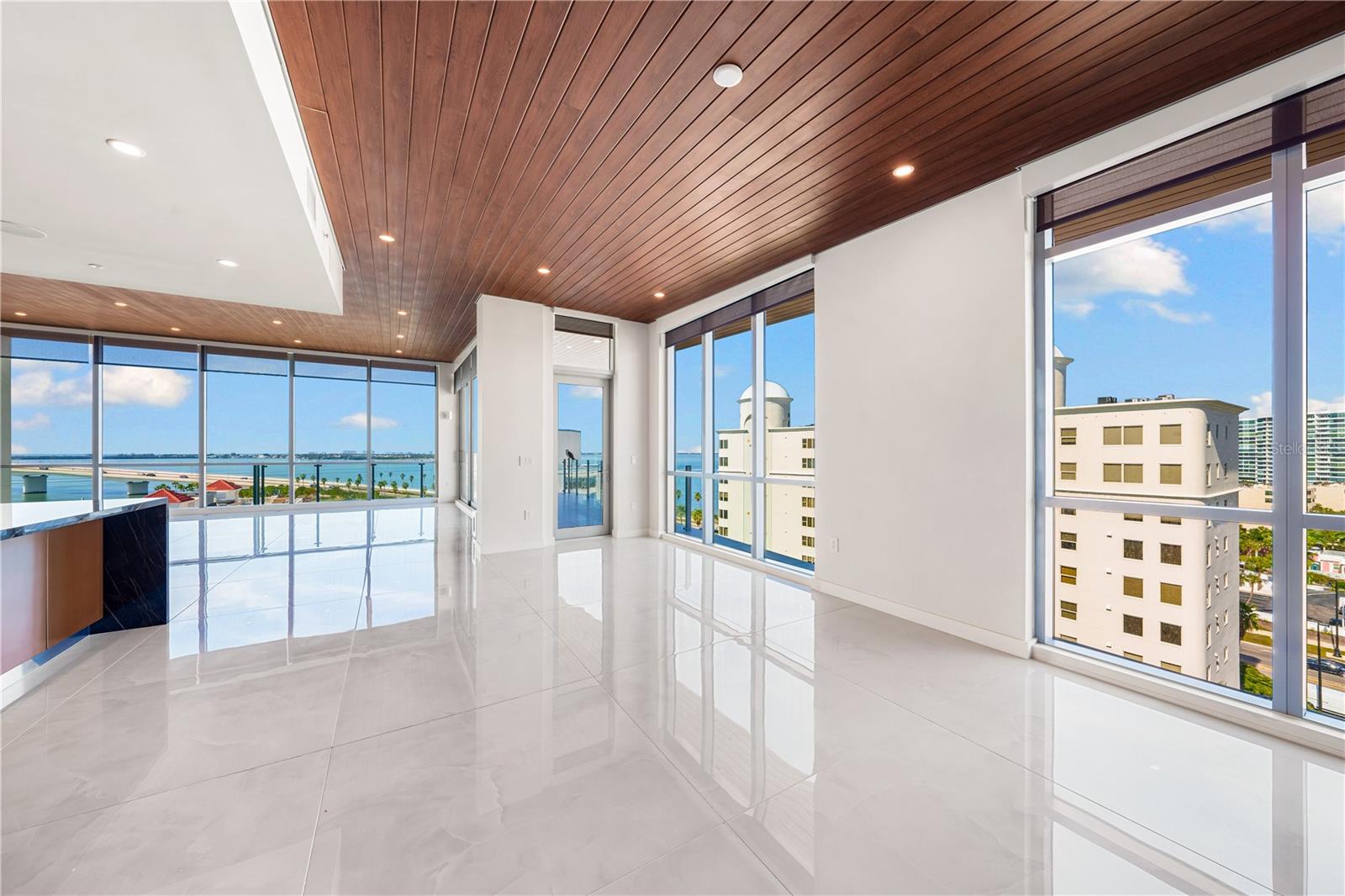 111 GOLDEN GATE PT #801PH