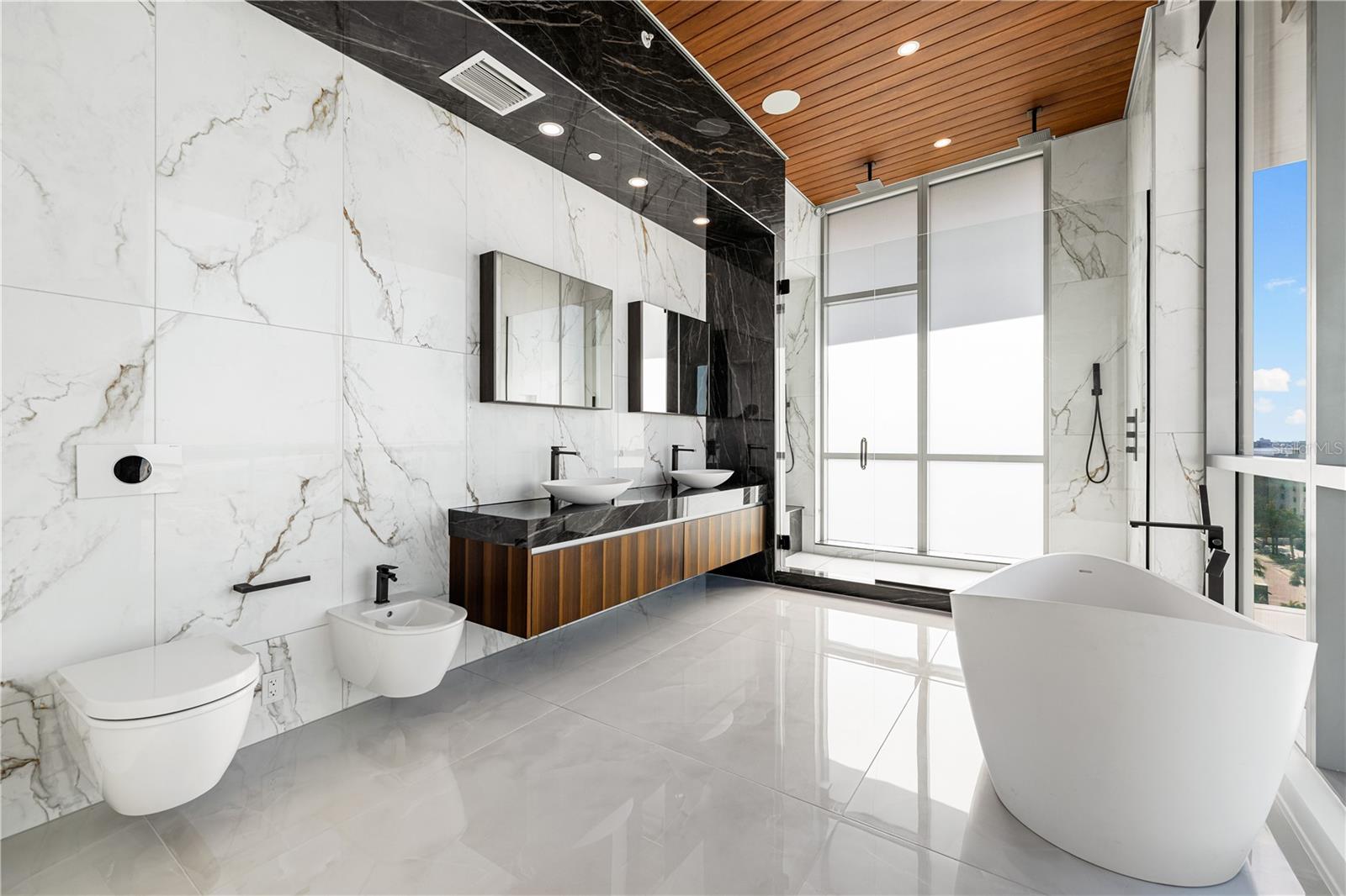 111 GOLDEN GATE PT #801PH