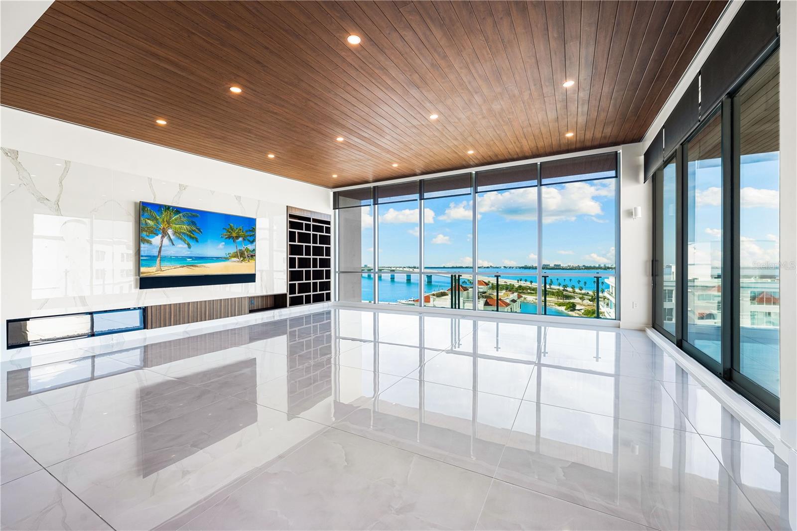 111 GOLDEN GATE PT #801PH