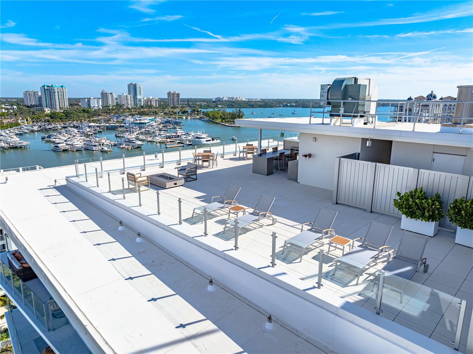 111 GOLDEN GATE PT #801PH