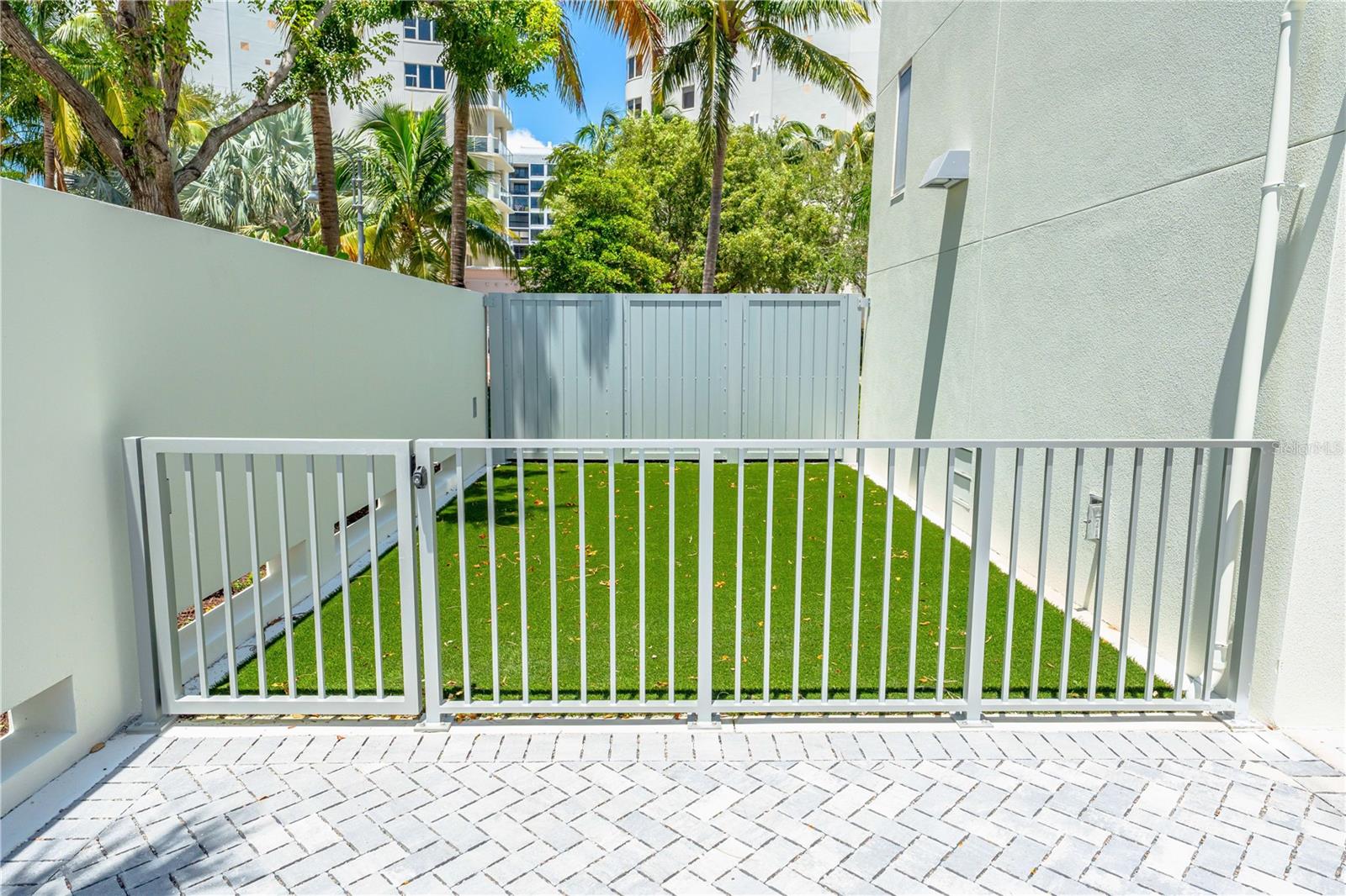 111 GOLDEN GATE PT #801PH