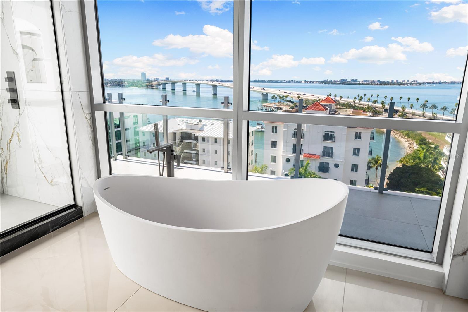 111 GOLDEN GATE PT #801PH