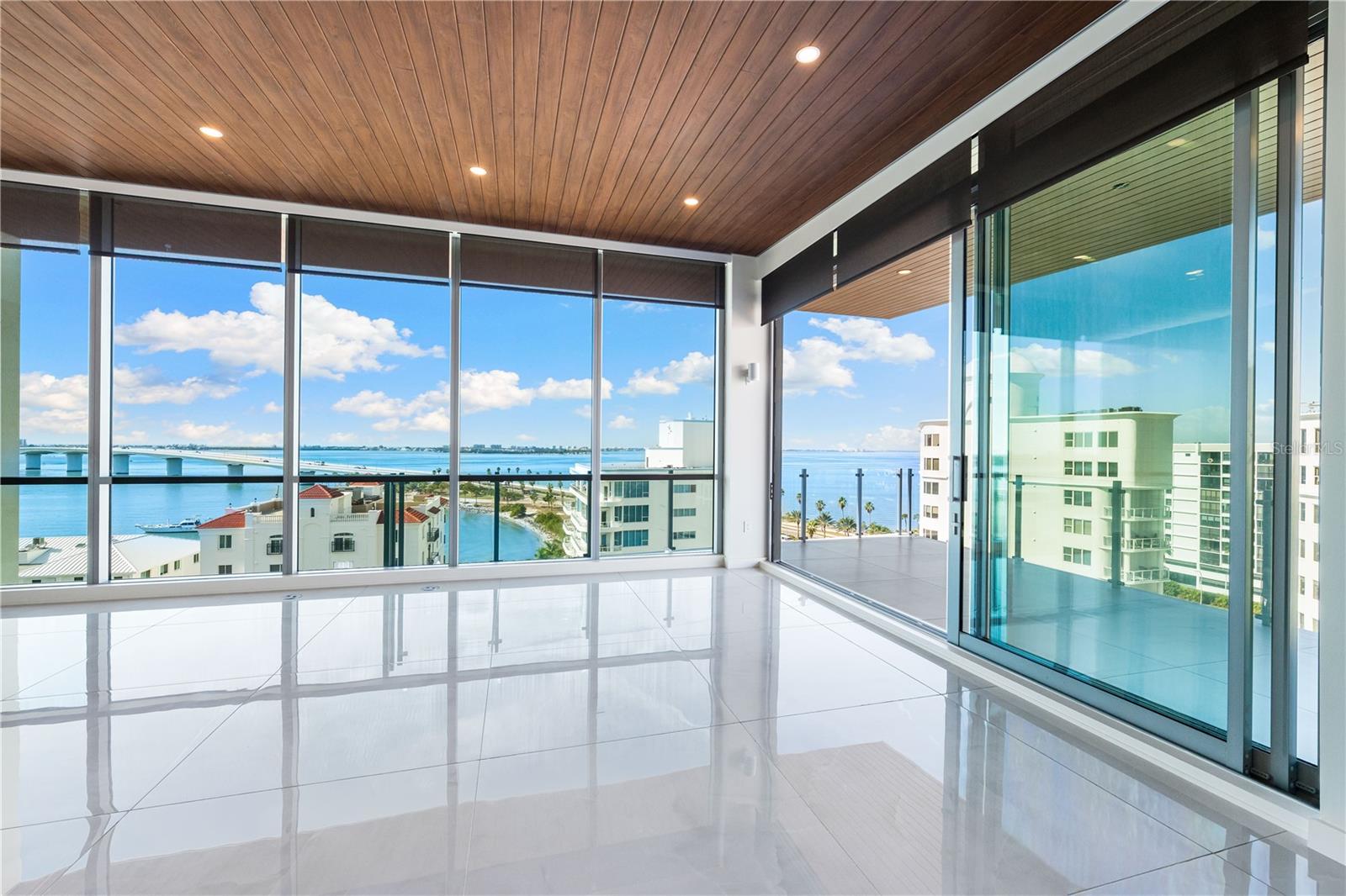 111 GOLDEN GATE PT #801PH