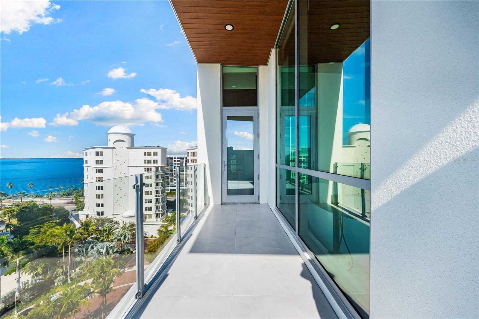 111 GOLDEN GATE PT #801PH